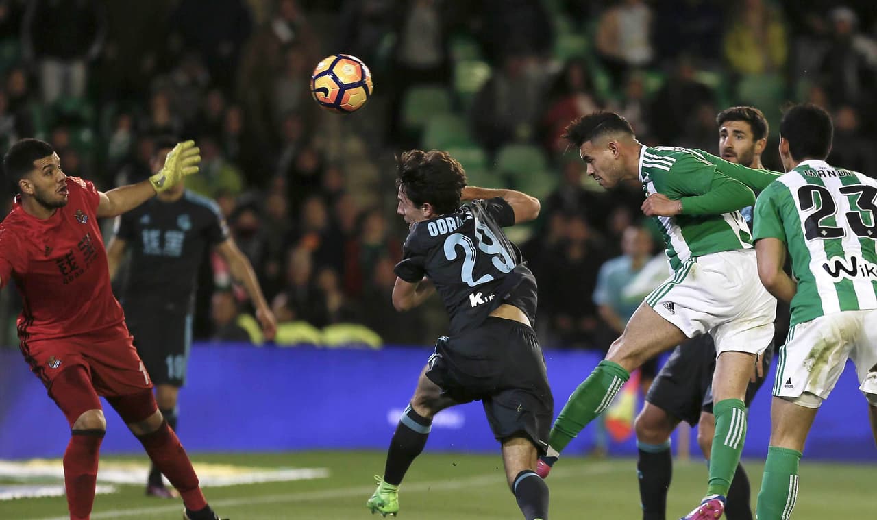 Arnaldo Sanabria (Betis) le puso suspenso al marcador al minuto 65 cuando de cabeza convirtó el 2-2 parcial. Este fue el tercer gol del ex Sporting Gijón con la camiseta del equipo sevillano en esta temporada.