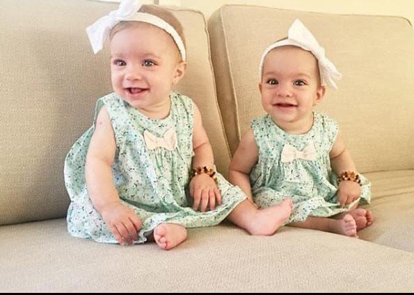 Osvaldo de Leon las ha visto crecer de la mano de su esposa y considera que la actriz y sus dos hijas son "las tres mujeres de su vida".