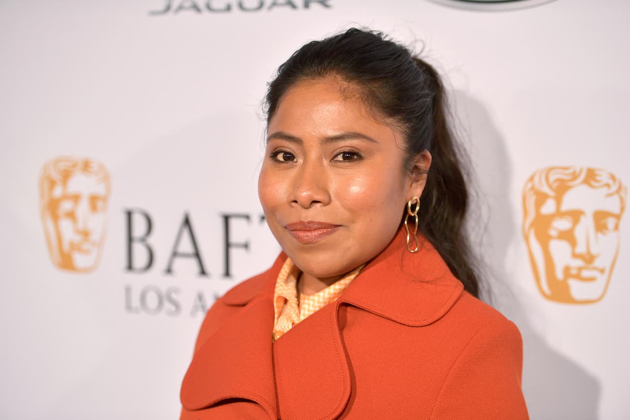 Yalitza Aparicio regresó este martes a su México natal, después de haber vivido 
<b><a href="https://www.univision.com/famosos/yalitza-aparicio-comparte-los-momentos-inolvidables-que-vivio-con-su-mama-en-los-oscar-fotos">una de las experiencias más "maravillosas"</a></b> de su vida.