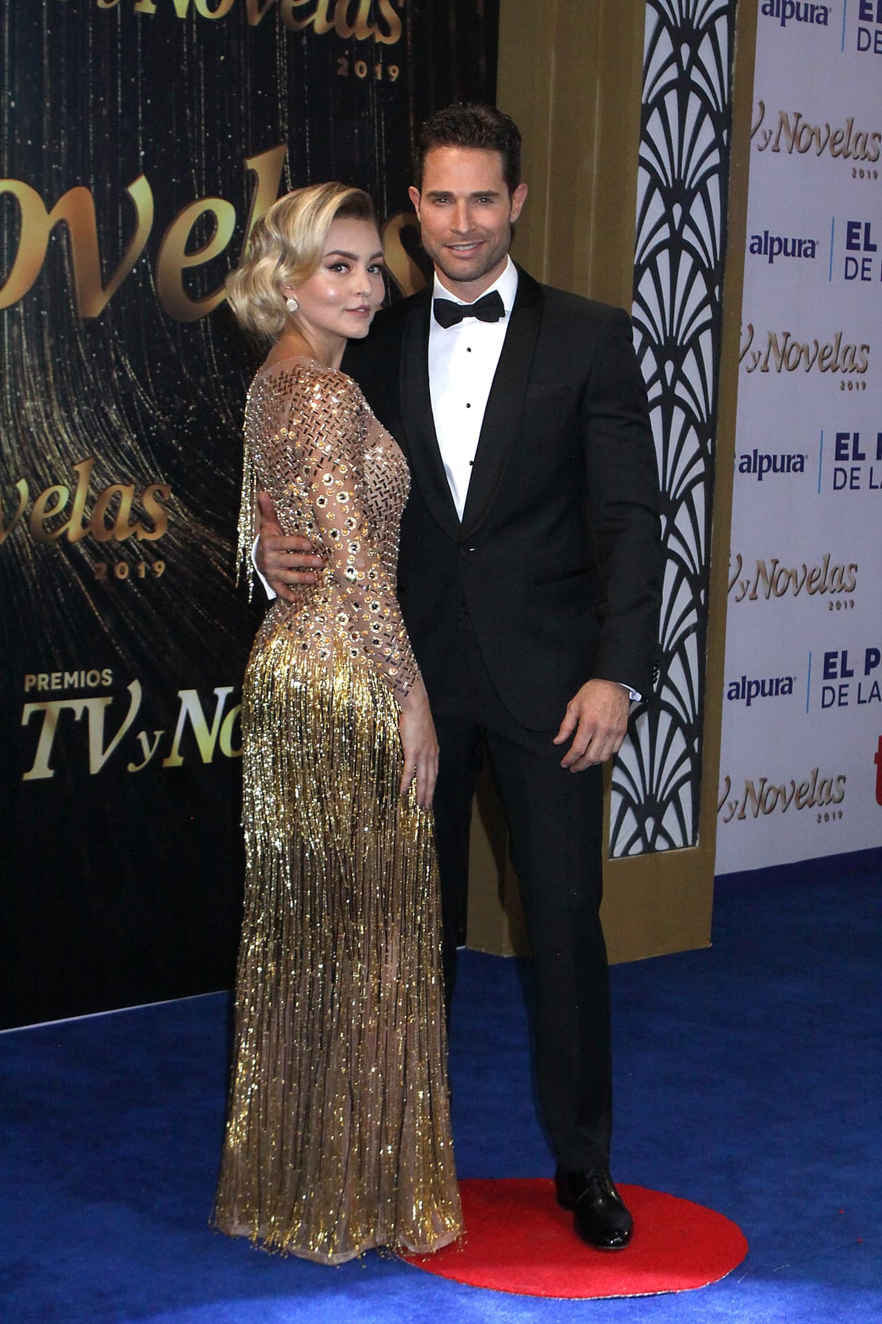 Con
<b><a href="https://www.univision.com/famosos/quien-enamoro-a-angelique-boyer-antes-que-sebastian-rulli-este-es-su-historial-romantico-fotos" target="_blank">Angelique Boyer lleva 5 años de relación</a></b> y desde que comenzó su romance ha dado detalles de ella.