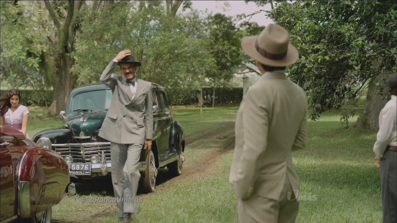 Es la víspera de un nuevo año y el Dr. Hincapié fue invitado a casa de Helenita.