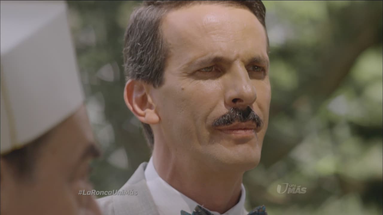 El abogado queda maravillado con la belleza de la joven.