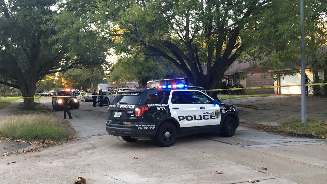Un sospechoso es declarado muerto luego de ser baleado al suroeste de Houston