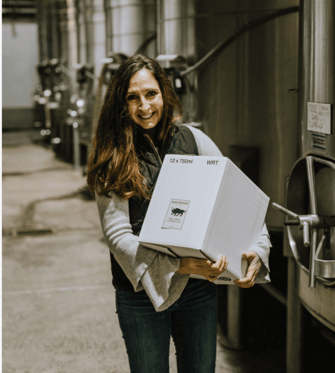 En la boleta estará también 
<b>Athena Eastwood</b>, candidata del Partido Verde. En su sitio de LinkedIn se identifica como CEO, fundadora y propietaria.