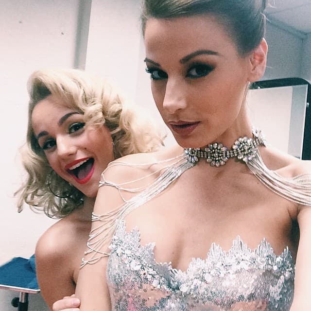 Las mejores poses de Nastassja desde Instagram.