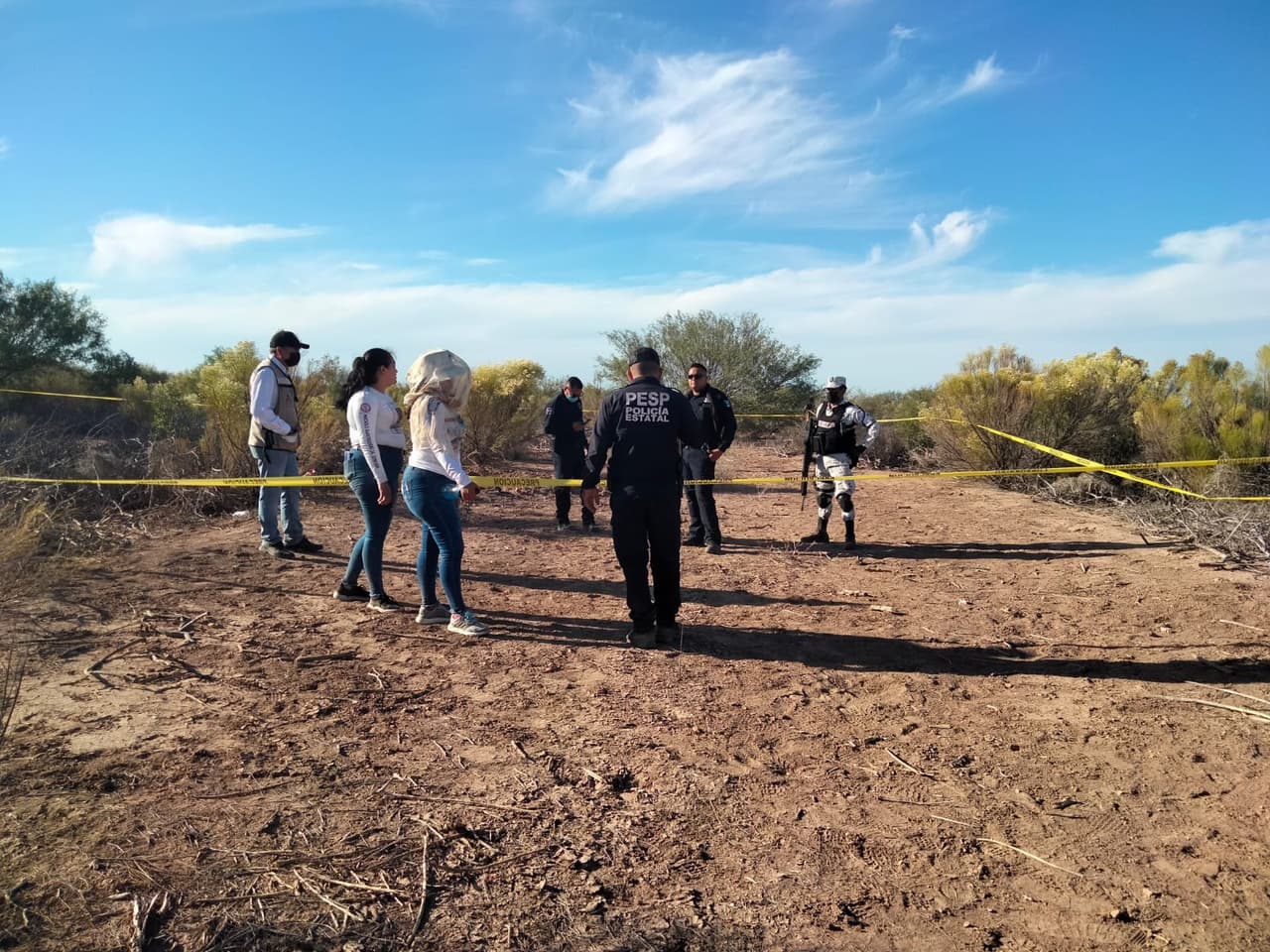 El área donde se encuentran las fosas comunes fue precintada para empezar las excavaciones y el trabajo de los peritos forenses.