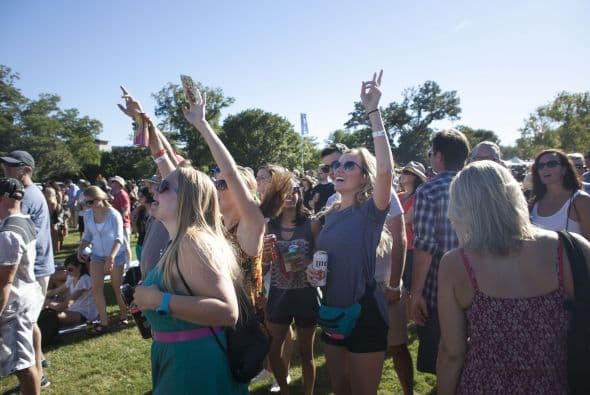 Miles de asistentes de todo el mundo disfrutaron de más de 180 presentaciones de bandas como Pearl Jam, Eminem y Outkast.