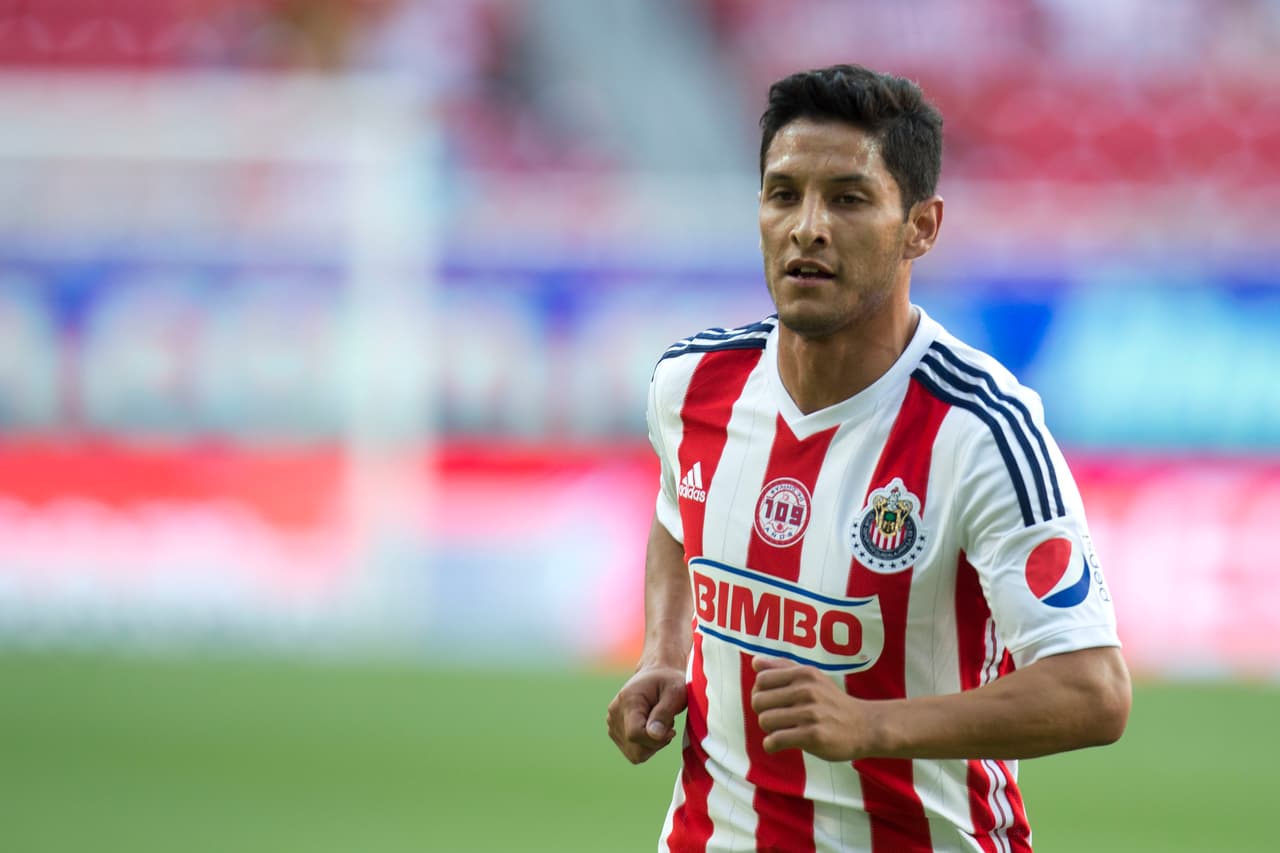 Tiburones bromearon con fichaje de Ángel Reyna