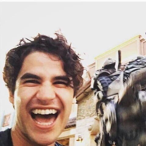 La sonrisa de Darren lo dice todo, ¡está espectacular!