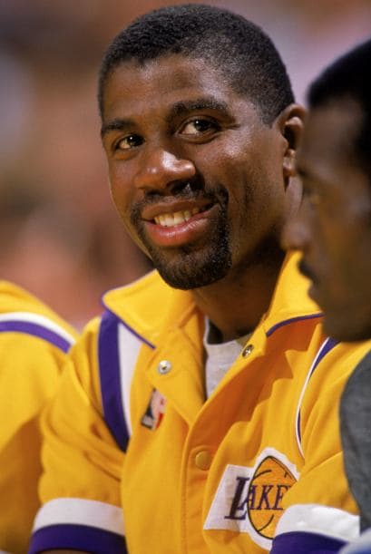 En 1996 fue nombrado como uno de los 50 jugadores de baloncesto mas importantes de la historia.