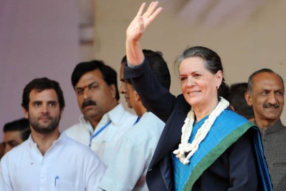 6. SONIA GANDHI. La política más influyente de India es madre de dos hijos. Según revela Forbes, la líder del Congreso en India se ha negado en un par de ocasiones a asumir el papel de Primer Ministro.