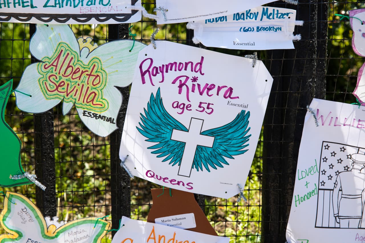 El mural en Sunset Park para recordar a las víctimas del coronavirus.