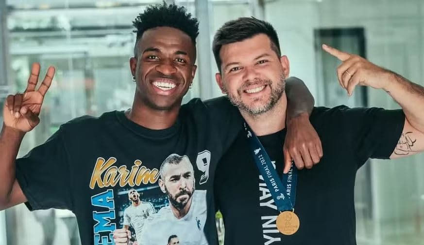 Balean a asistente de Vinicius: esto es lo que se sabe