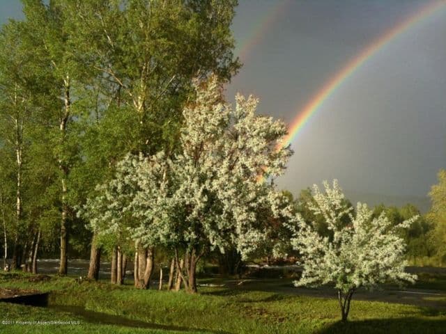 Este rancho de lujo ha cambiado de dueños desde el 2011. ¿Será que finalmente encuentre un héroe que la habite como lo hizo Dean Cain?