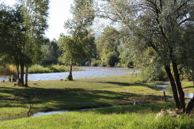 ¿Te gustaría vivir aquí y pasear por los terrenos mientras cae la tarde?