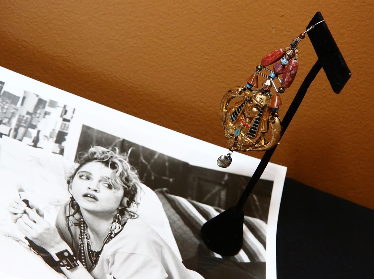 Subastan en Nueva York cientos de artículos de las estrellas del espectáculo