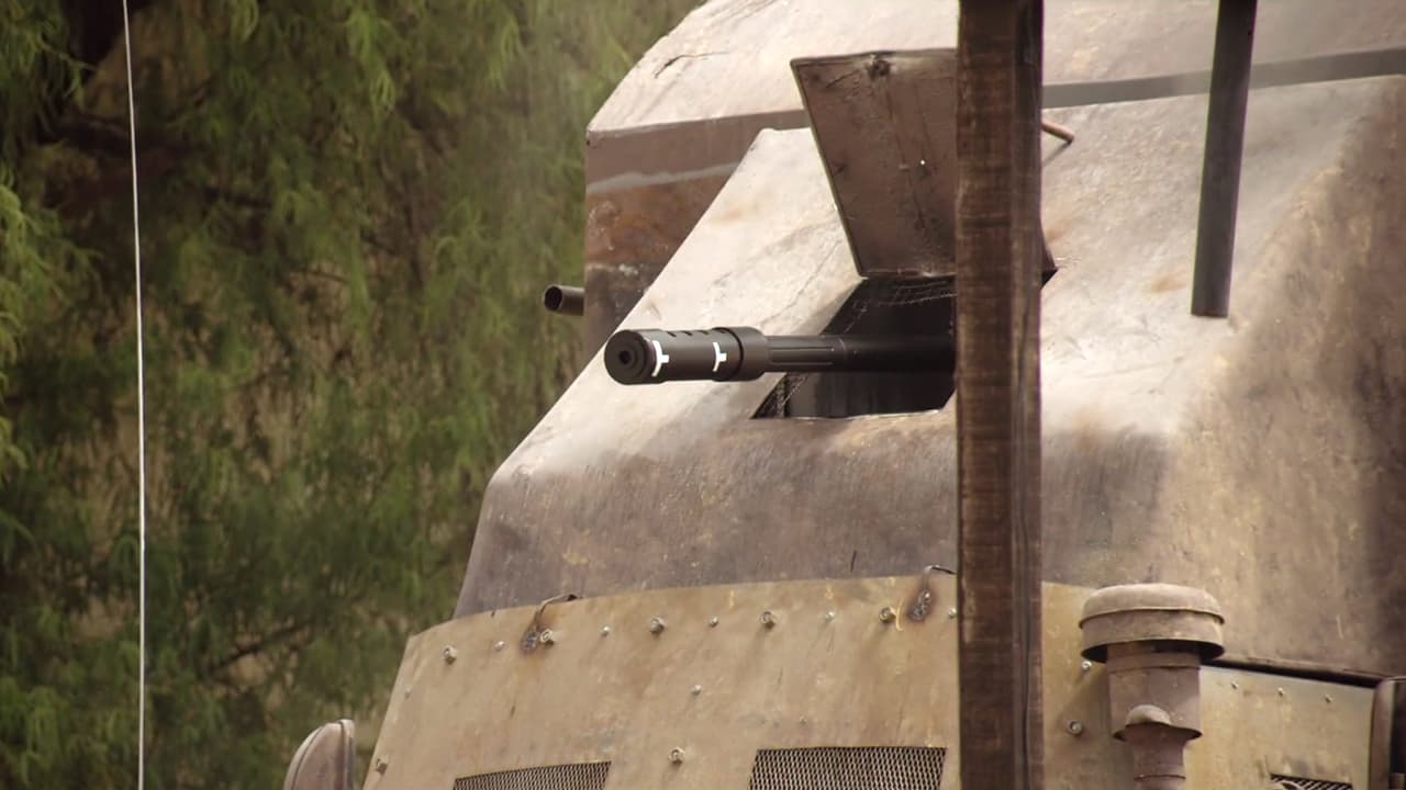 <b><a href="http://www.univision.com/series/el-chapo/el-chapo-el-chapos-men-were-slaughtered-by-el-cano-and-the-army-of-los-emes-scene-of-the-day-video">‘El Cano’ started to eliminate his enemies from inside the vehicle</a></b>: there was a cloud of blood and dust.