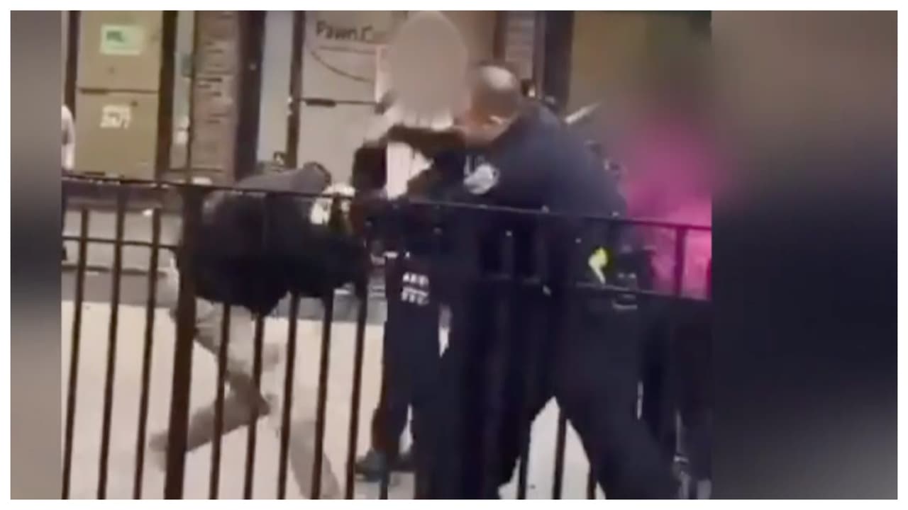 Suspenden a policía de Nueva York por golpear a una niña de 12 años