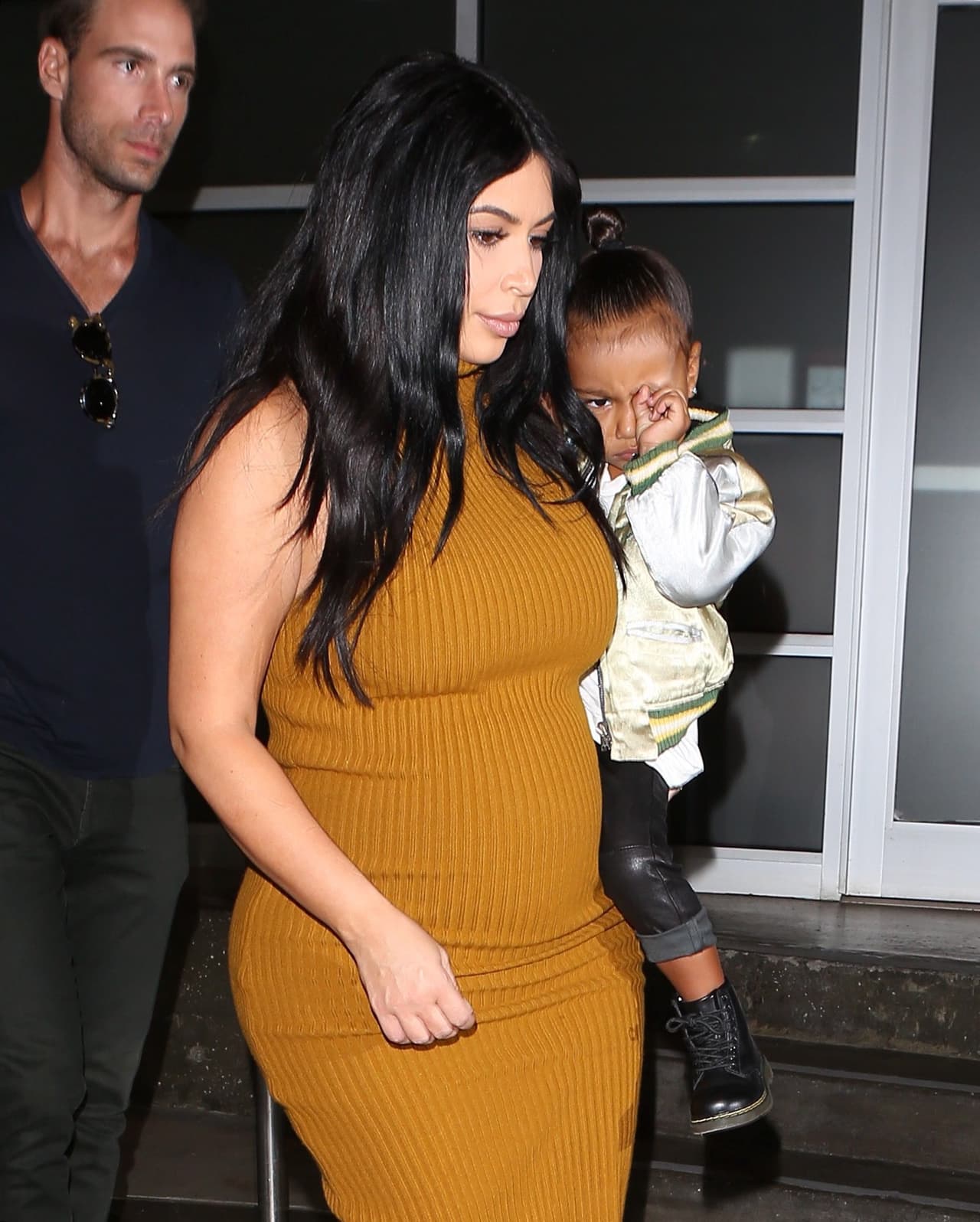 Kim y su pequeña fueron a visitar a Kanye.