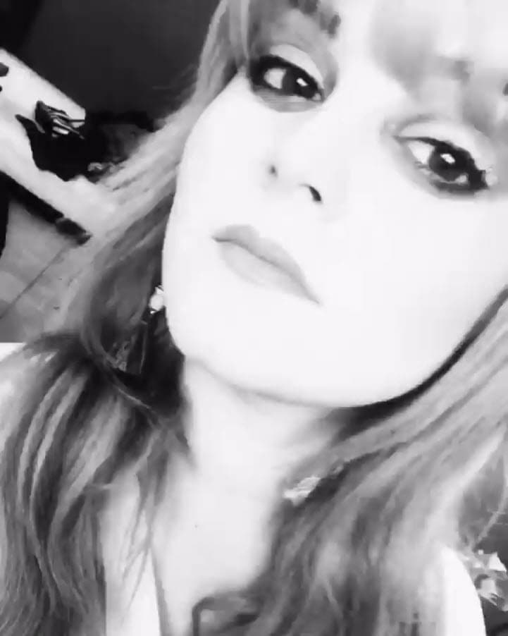 Reconoció que a los 18 años pensaba que faltaba mucho para llegar a los 30, pero ahora tiene 28 y dice que "el tiempo pasa muy rápido" y comienza a ver menos.
<br>