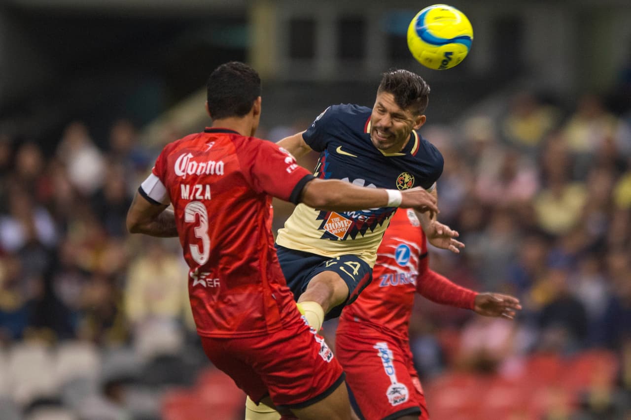 Oribe arrastró marcas durante el encuentro, creando los espacios necesarios para que Henry Martín pudiera rematar a placer todo el partido.