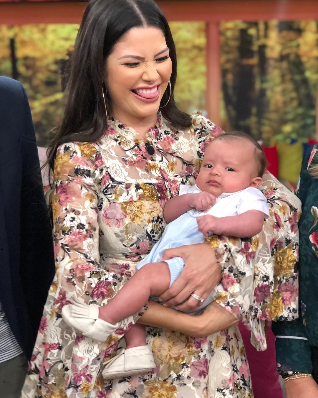 No podemos olvidar la divertida cara de Ana Patricia y Gael la primera vez que aparecieron juntos en el estudio de Despierta América.
<br>