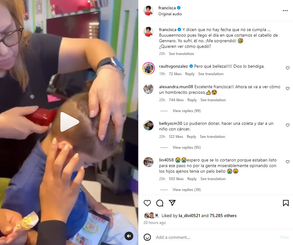 Francisca lleva a gennaro a que le corten el pelo.