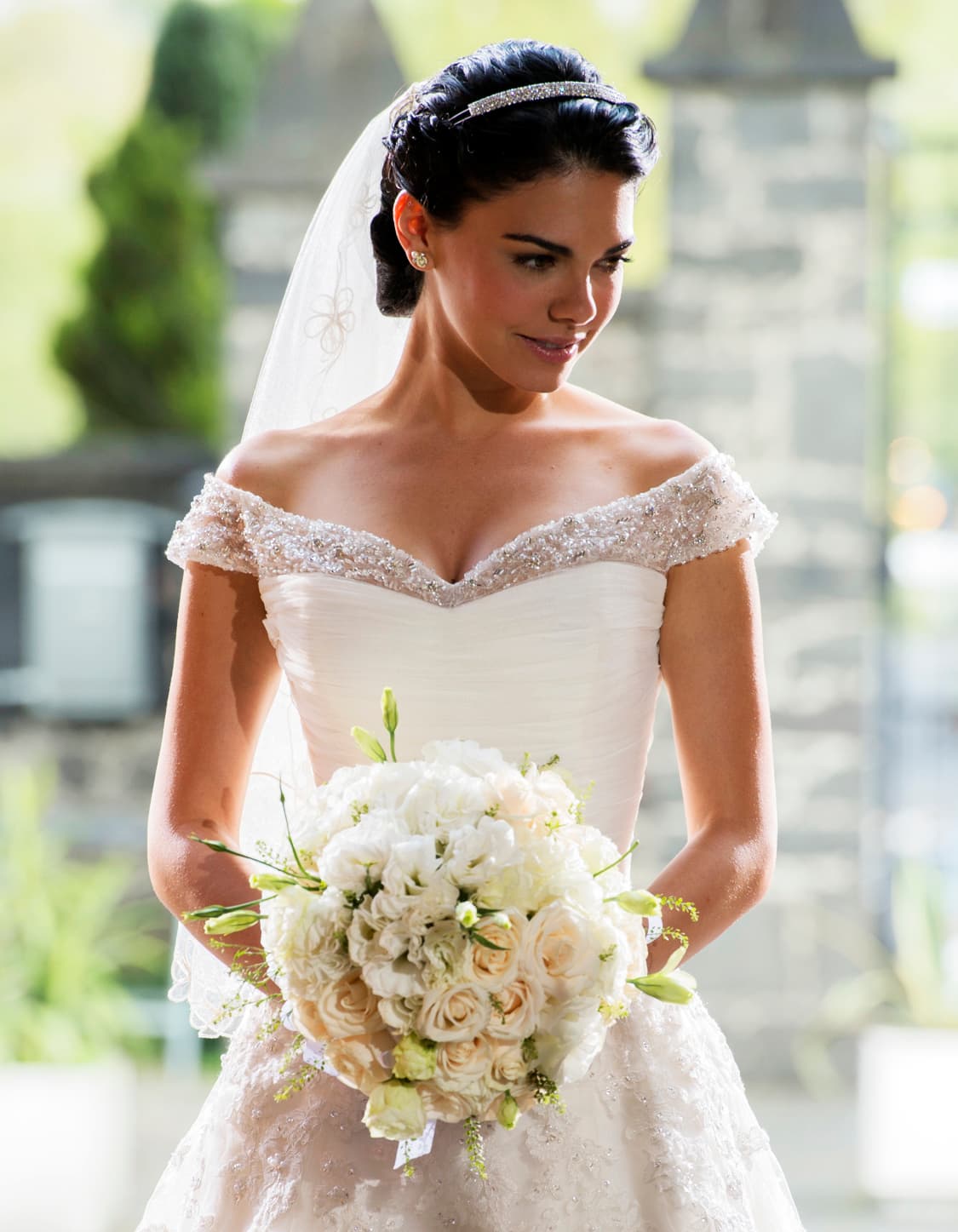 ¿Te imaginas llegando al altar? Ya sabemos que te verías preciosa vestida de blanco.