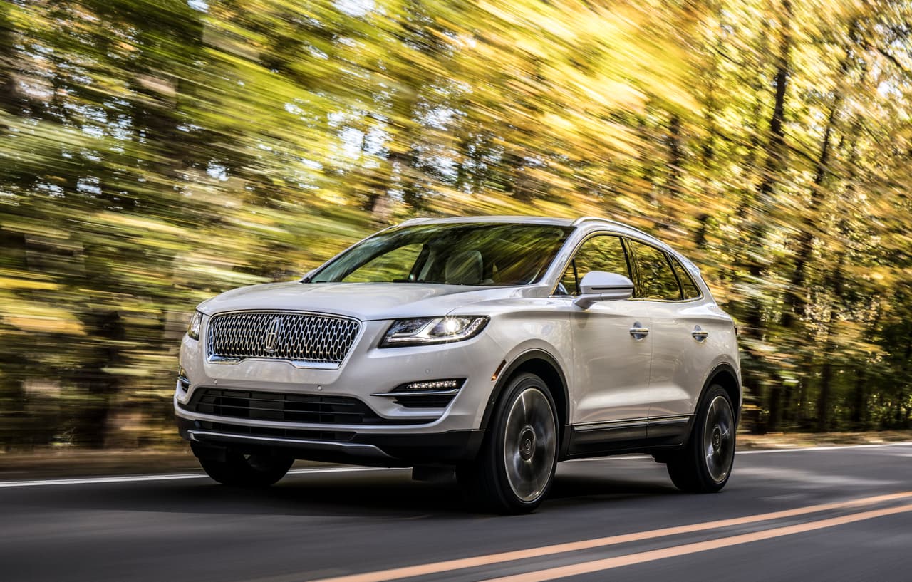 La Lincoln MKC 2019 es una actualización de la crossover Lincoln MKC, que llegó a los concesionarios de Lincoln en 2015 como la primera crossover compacta de la marca. La misión de la MKC es 
<b>conquistar compradores</b> de camionetas de lujo de otras marcas. Según Lincoln uno de cada dos compradores de la MKC reemplaza vehículos de marcas de lujo como Lexus y Mercedes-Benz.