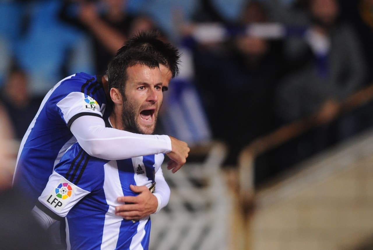 La Real Sociedad sufre para derrota al Eibar gracia a dos goles de Agirretxe 