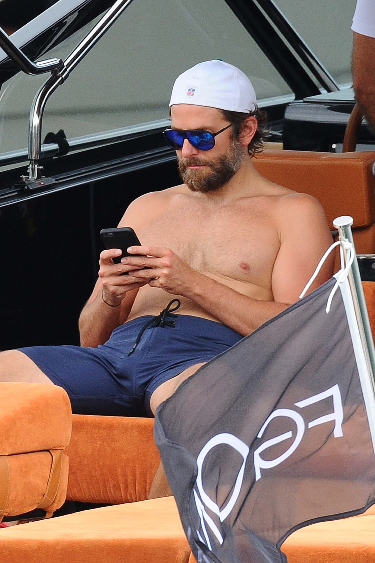 Bradley es todo un galán de la pantalla grande.