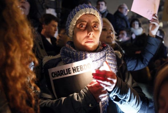 En Francia las banderas ondearán a media hasta a partir del jueves.