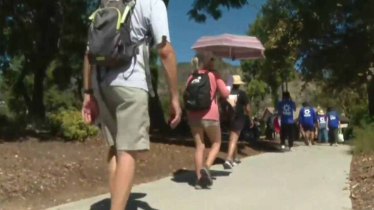 Líderes religiosos continúan con marcha en California de 96 millas para exigir el cierre de recinto de ICE
