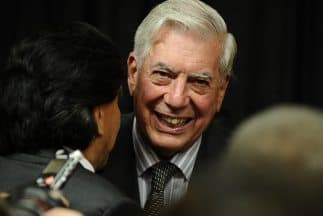 De acuerdo con el sitio de ZDF, en el episodio enfocado a Letizia también hay otras voces cercanas a ella, como el escritor 
<b><a href="https://www.univision.com/temas/mario-vargas-llosa" target="_blank">Mario Vargas Llosa. </a></b>
<br>