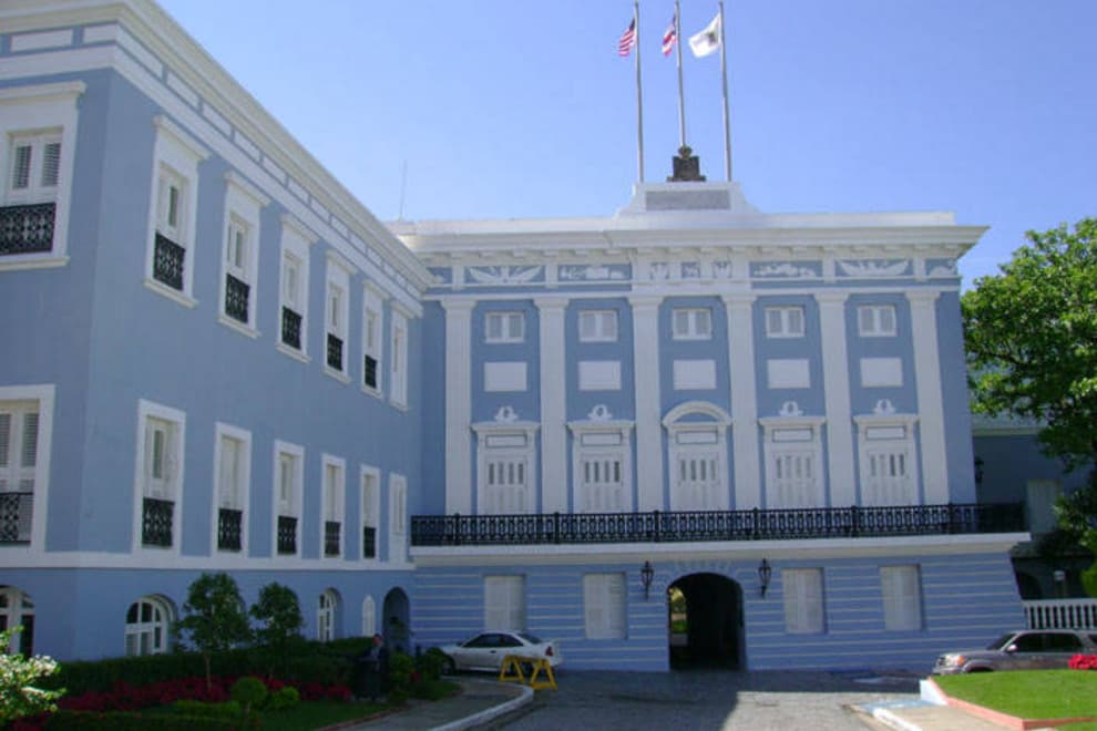 Hombre tiroteó La Fortaleza antes de suicidarse
