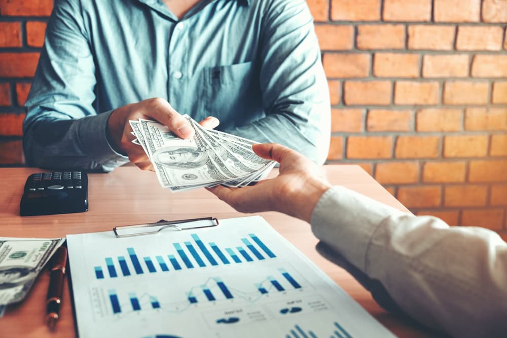 <b>Dinero y fortuna</b>
<br>Cuando comience al año notarás cómo se empiezan a crear alianzas económicas y aunque ahora aún no se vean los resultados, dentro de una semana estarás recibiendo noticias promisorias relacionadas con un dinero que te deben o un préstamo solicitado recientemente.