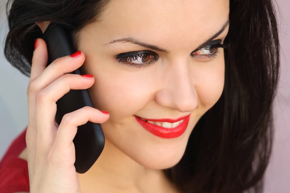 Graba tus palabras en tu teléfono y escúchate. Podrás rectificar antes del encuentro, es una especie de “ensayo” y como ahora casi todos los teléfonos tienen micrófono que graban no te será difícil practicar y perfilar tu herramienta taurana para cuando llegue la ocasión.
<br>