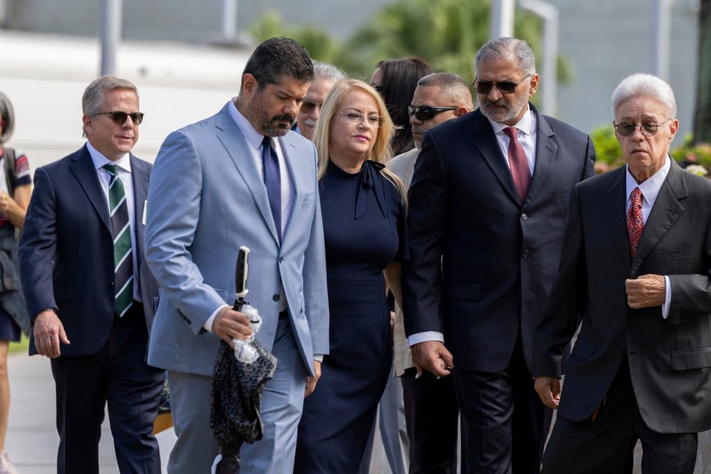 La exlíder del PNP admitió que, entre marzo y junio de 2020, aceptó una promesa de contribución política de un banquero venezolano. Recalcó que se trató de una promesa: 
<b>"Yo no cogí ni un sólo centavo".</b>