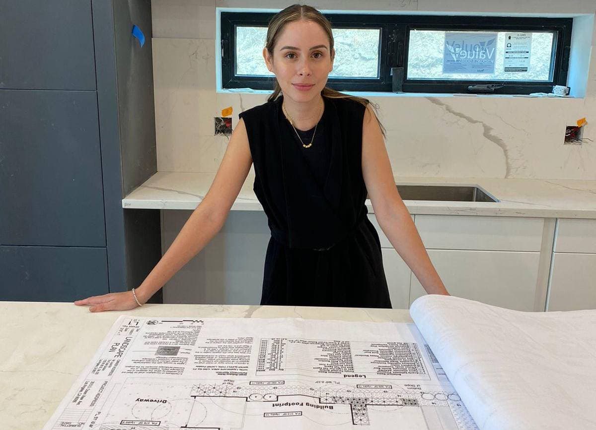 Familiares y amigos de las víctimas dijeron desde el inicio del caso que ambas mujeres fueron drogadas. Además, otras personas han recurrido a redes sociales para denunciar casos similares aunque no se ha confirmado la relación con los sospechosos que fueron arrestados.