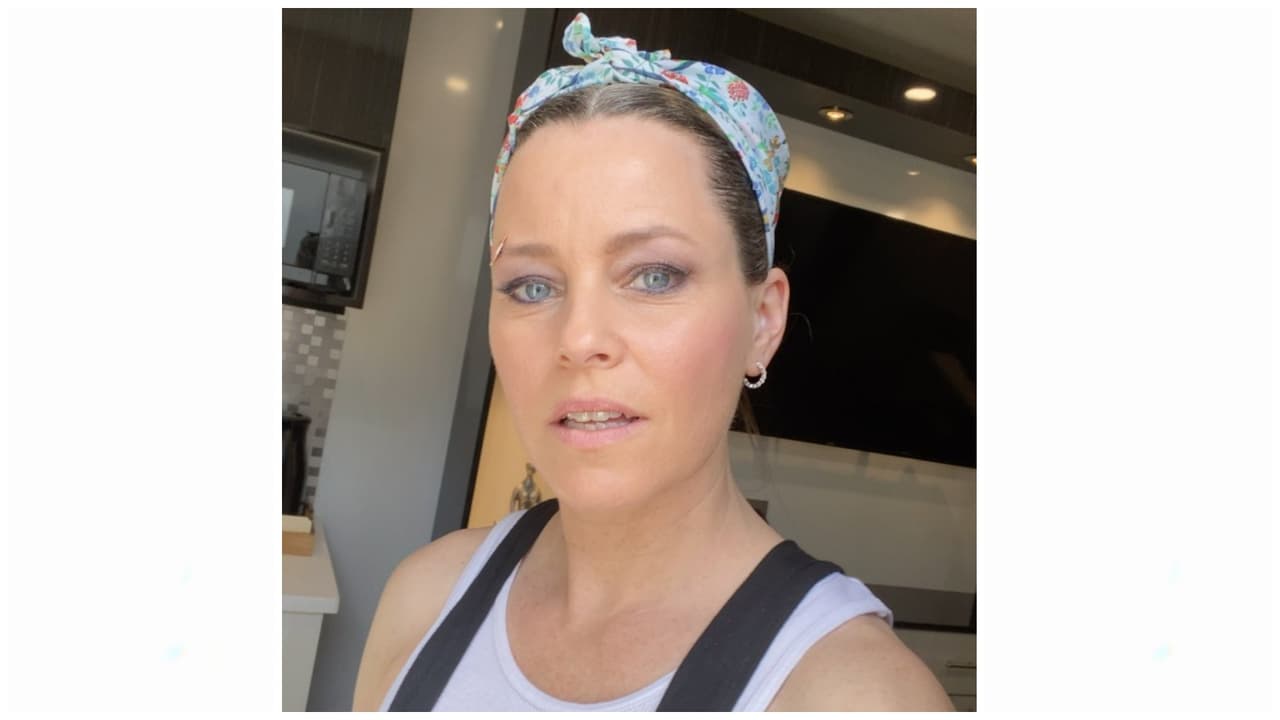 Banks fue Betty Brant en 'Spider-Man' (2002), pero después de 'Los juegos del hambre' tuvo el papel de Rita Repulsa en 'Power Rangers' (2017). Fue directora y actriz en 'Charlie's Angels' (2019) e interpretó a Jill Ruckelshaus en la miniserie de FX 'Mrs. America' (2020).