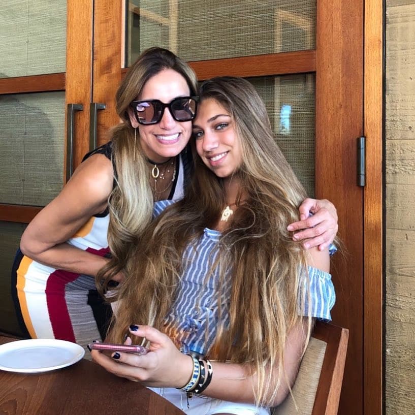 Para los padres, los hijos nunca dejarán de ser sus bebés a pesar de lo mucho que crezcan, así lo ha dicho Lili Estefan refiriéndose específicamente a su hija, Lina Luaces quien tiene 16 años.