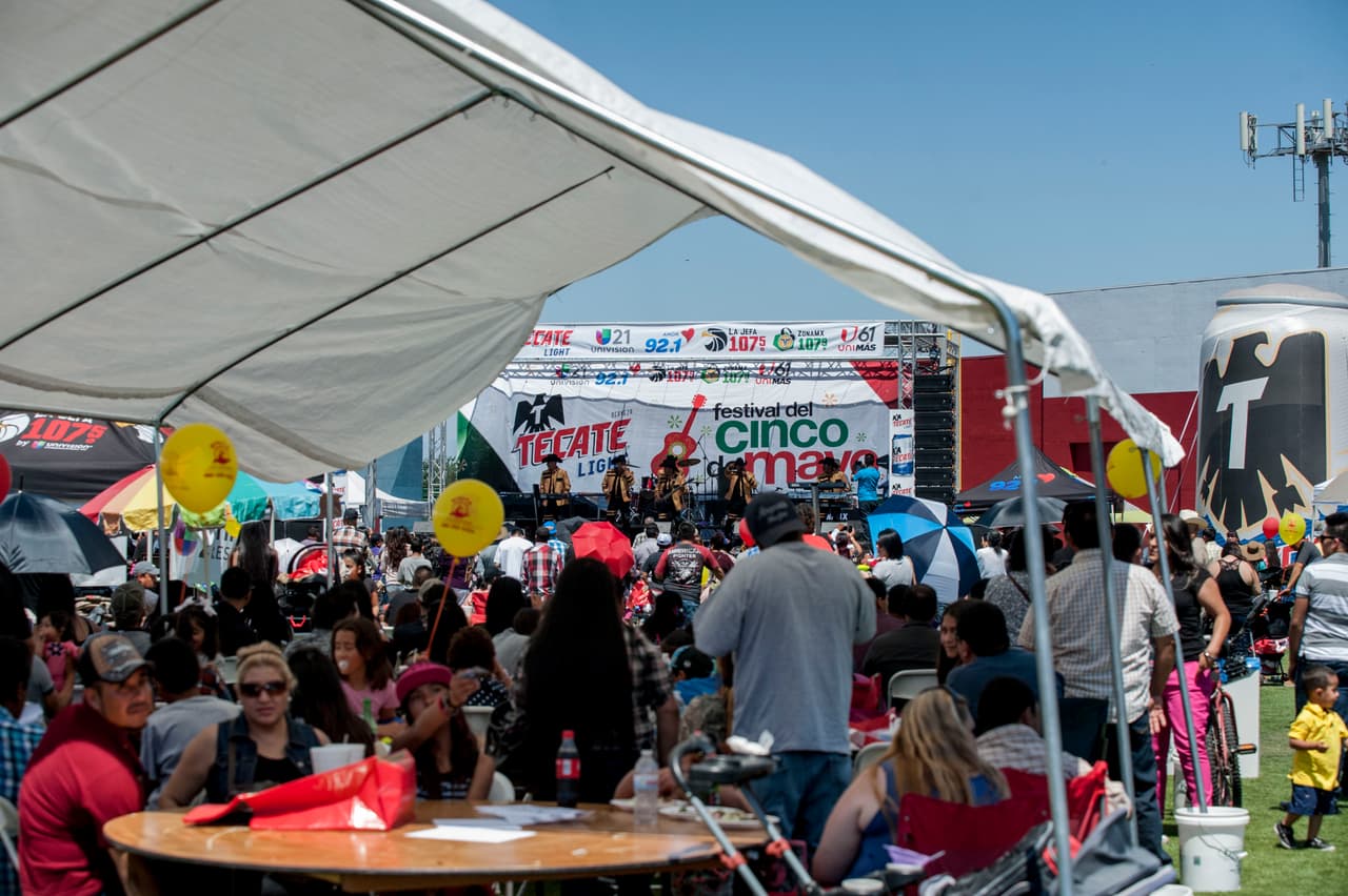 Festival del Cinco de Mayo con la familia Univision Fresno