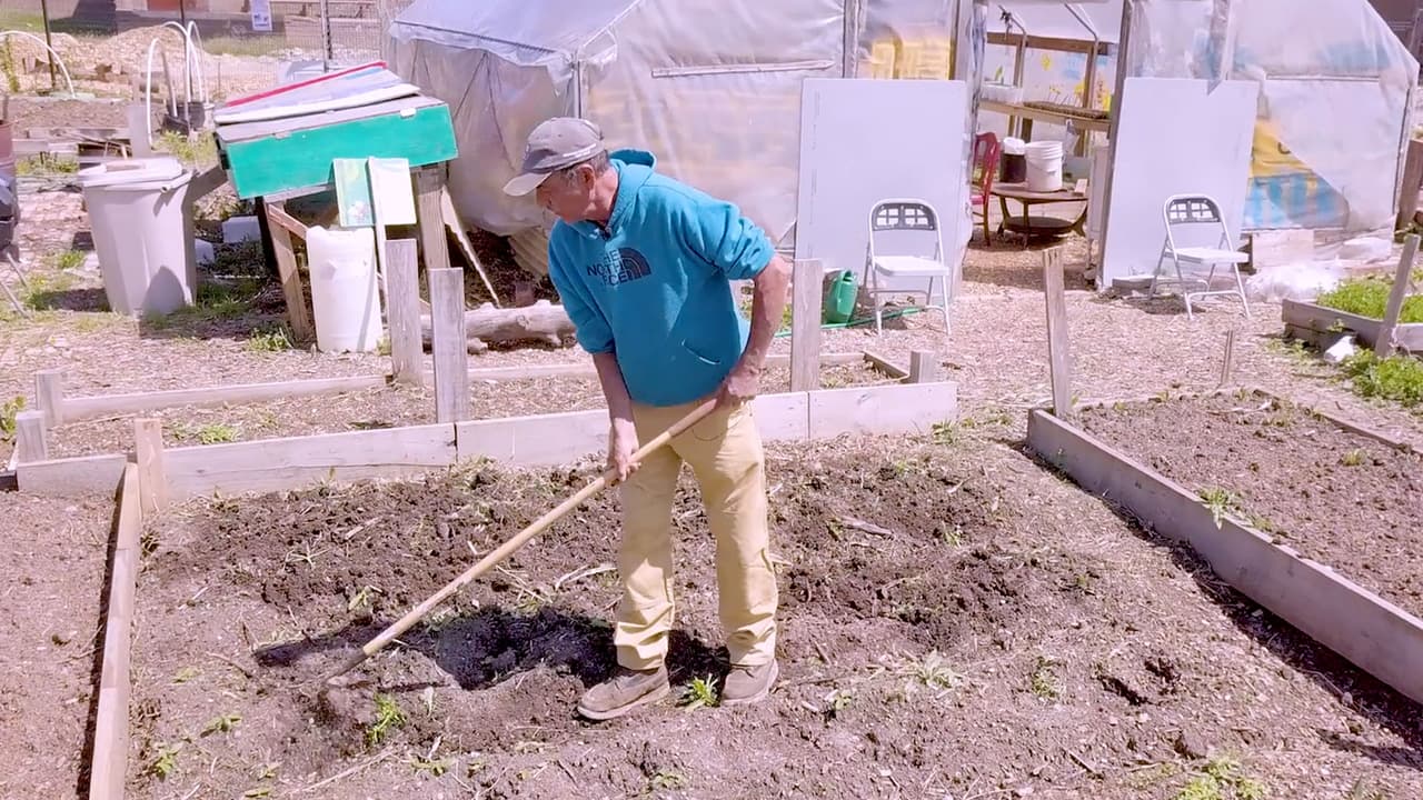 “Me gusta trabajar para la comunidad porque hay muchas cosas cosas que aquí en La Villita necesitamos”, dijo uno de sus residentes, quien colabora como maestro de agricultura en la cooperativa.