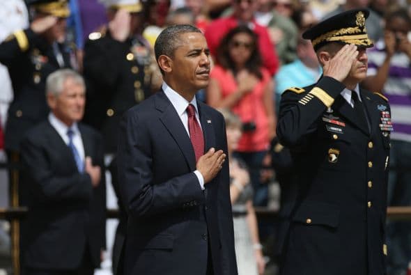 En su discurso, dijo que Arlington "siempre ha sido el hogar de hombres y mujeres que están dispuestos a darlo todo ... para preservar y proteger la tierra que amamos."