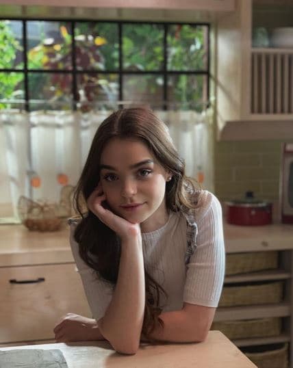 De acuerdo con la misma publicación, el gusto de Macarena hacia la actuación se manifestó luego de que la joven actriz presenció el musical 'Chicago'.