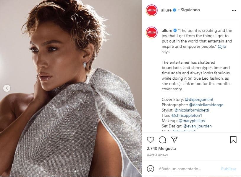 En sus historias, el estilista definió a este estilo de pelo como un "corte de aspecto húmedo inspirado en los 90".