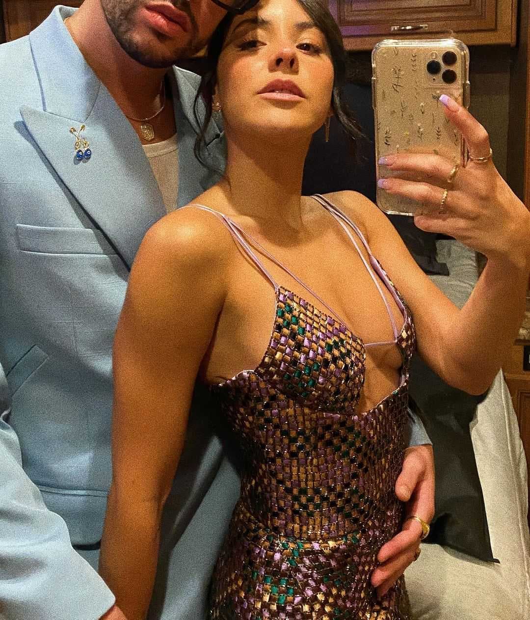 La pareja formó parte del video '
<i><a href="https://www.youtube.com/watch?v=FJi3EgUMb4k" target="_blank">Antes de que el mundo</a>' de Residente, donde diferentes </i>se besaban apasionadamente.