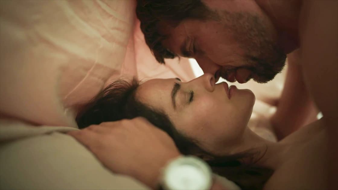 Rebeca y Camilo tiene una noche de pasión | Hermanas, Un Amor Compartido | Capítulo 29