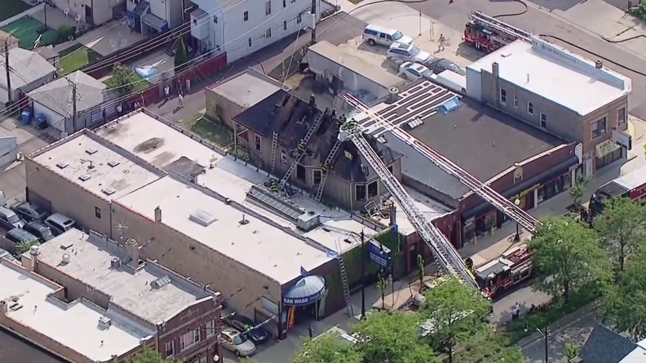 Recaudan fondos para familia que perdió su hogar en un incendio en el noroeste de Chicago
