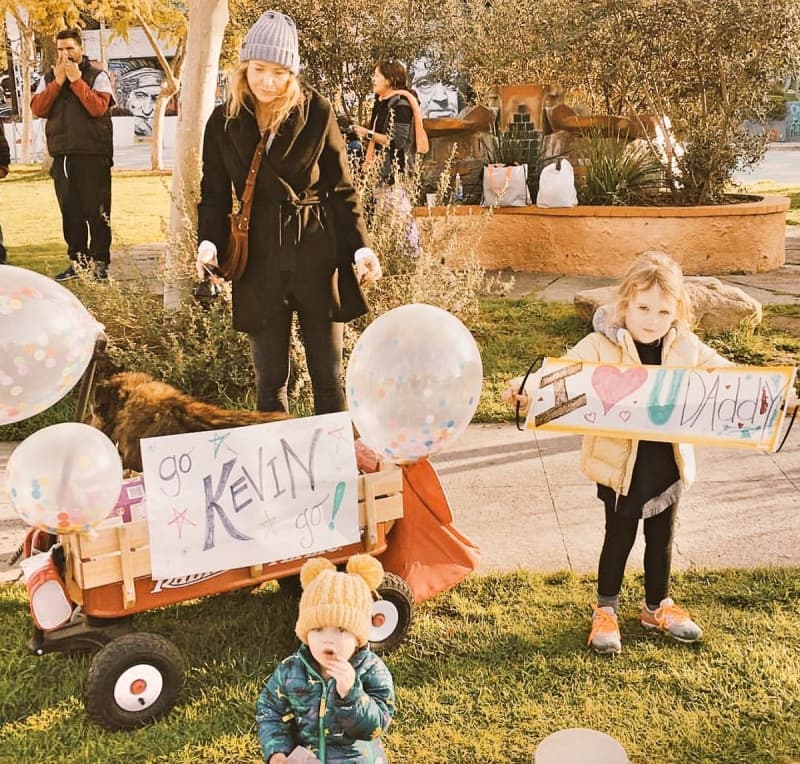 El apoyo familiar a los corredores.